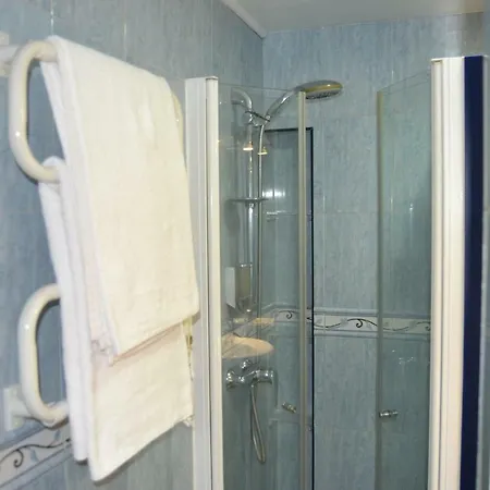 Quarto em Acomodações Particulares Bela Vista - *